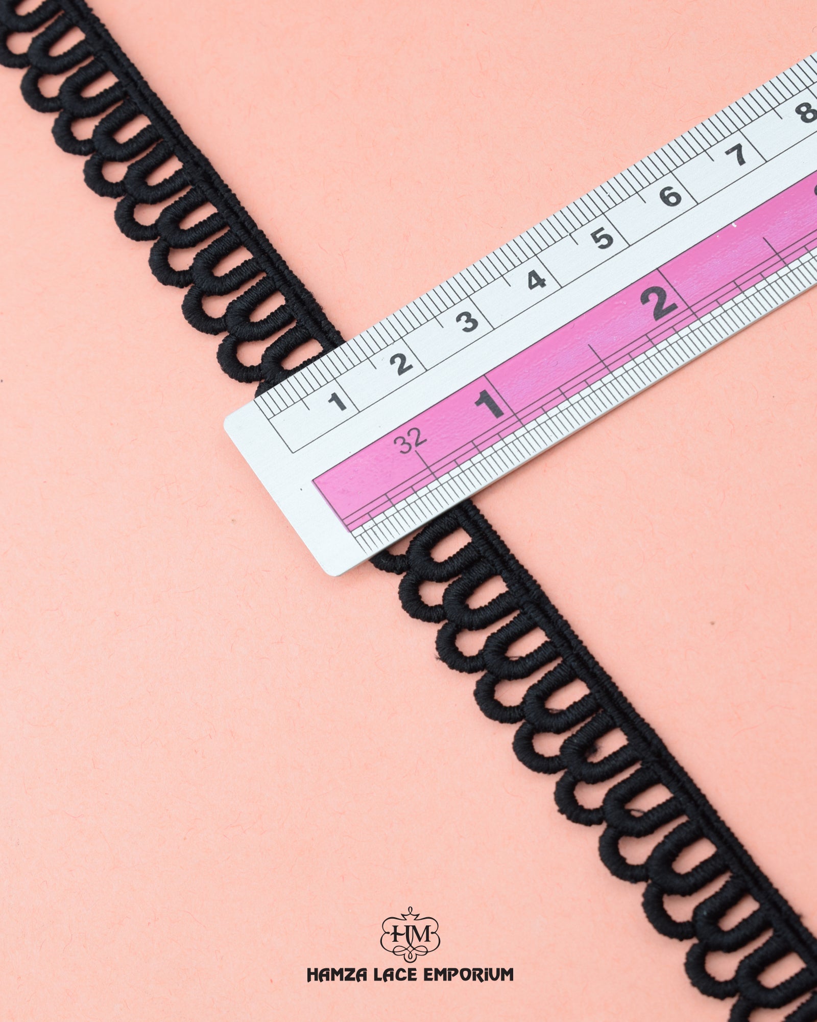 Size of the 'Edging Lace 23826' is given with the help of a ruler as '0.5' inches