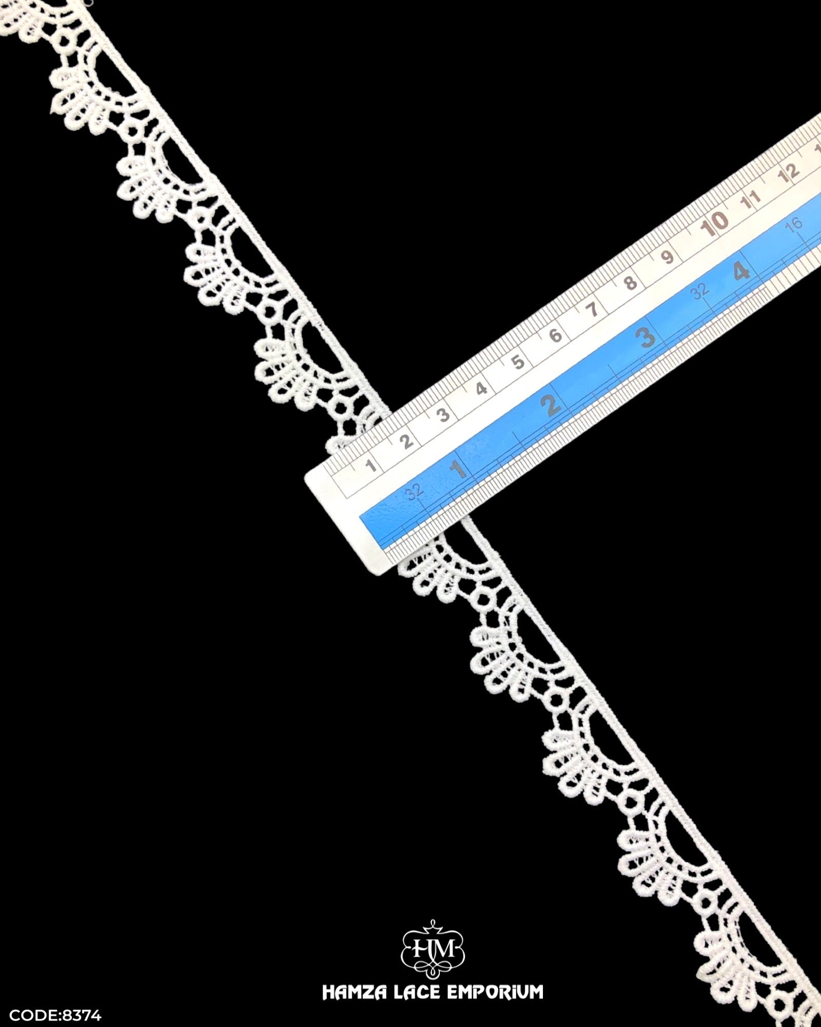 Size of the 'Edging Scallop Lace 8374' is shown as '1' inch with the help of a ruler
