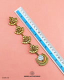 The 'Button Patti 021' size is showcased using a ruler for precise measurement.