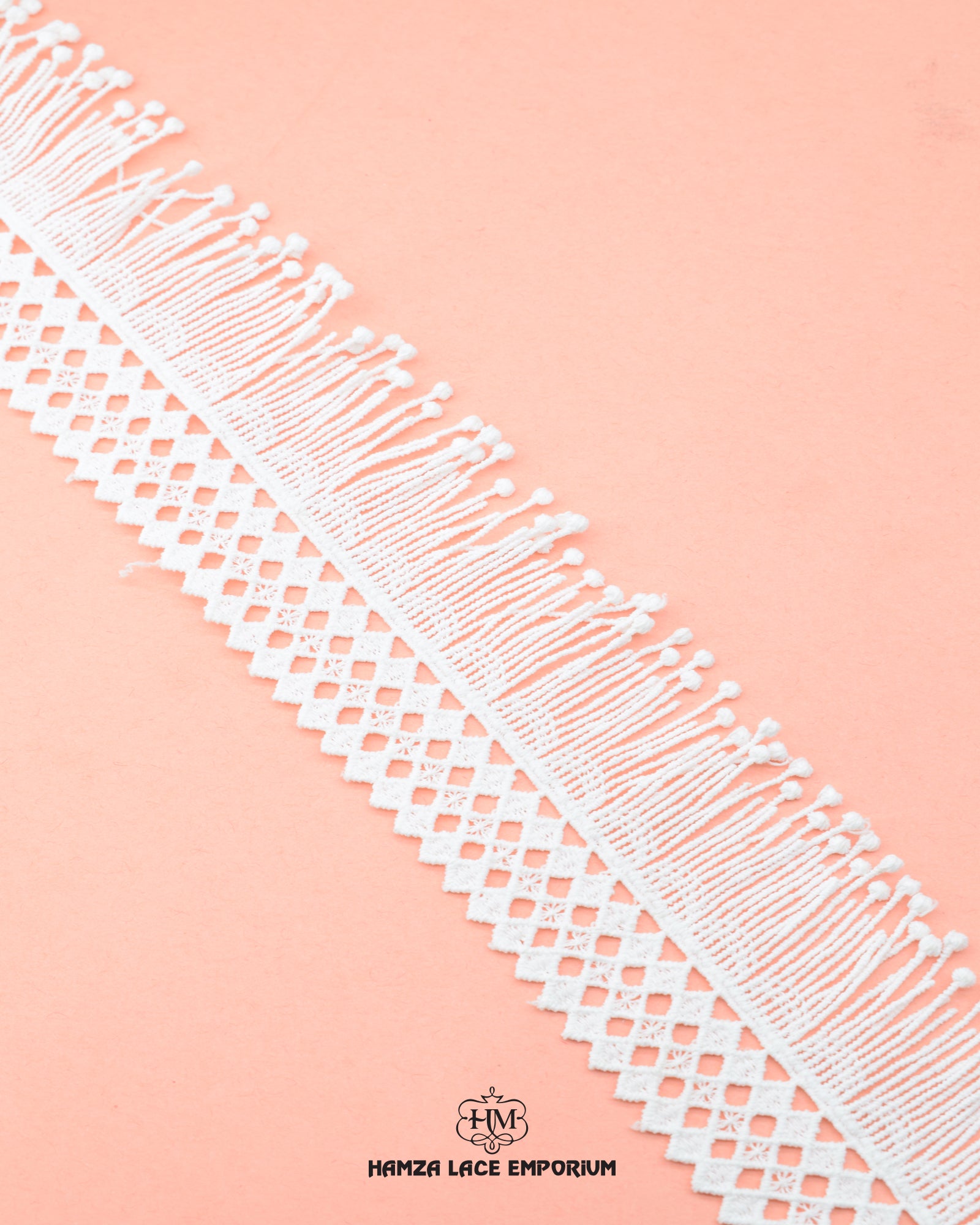 The 'Edging Jhalar Lace 1186' is displayed on a pink piece of fiber and the 'Hamza Lace'sign at the bottom