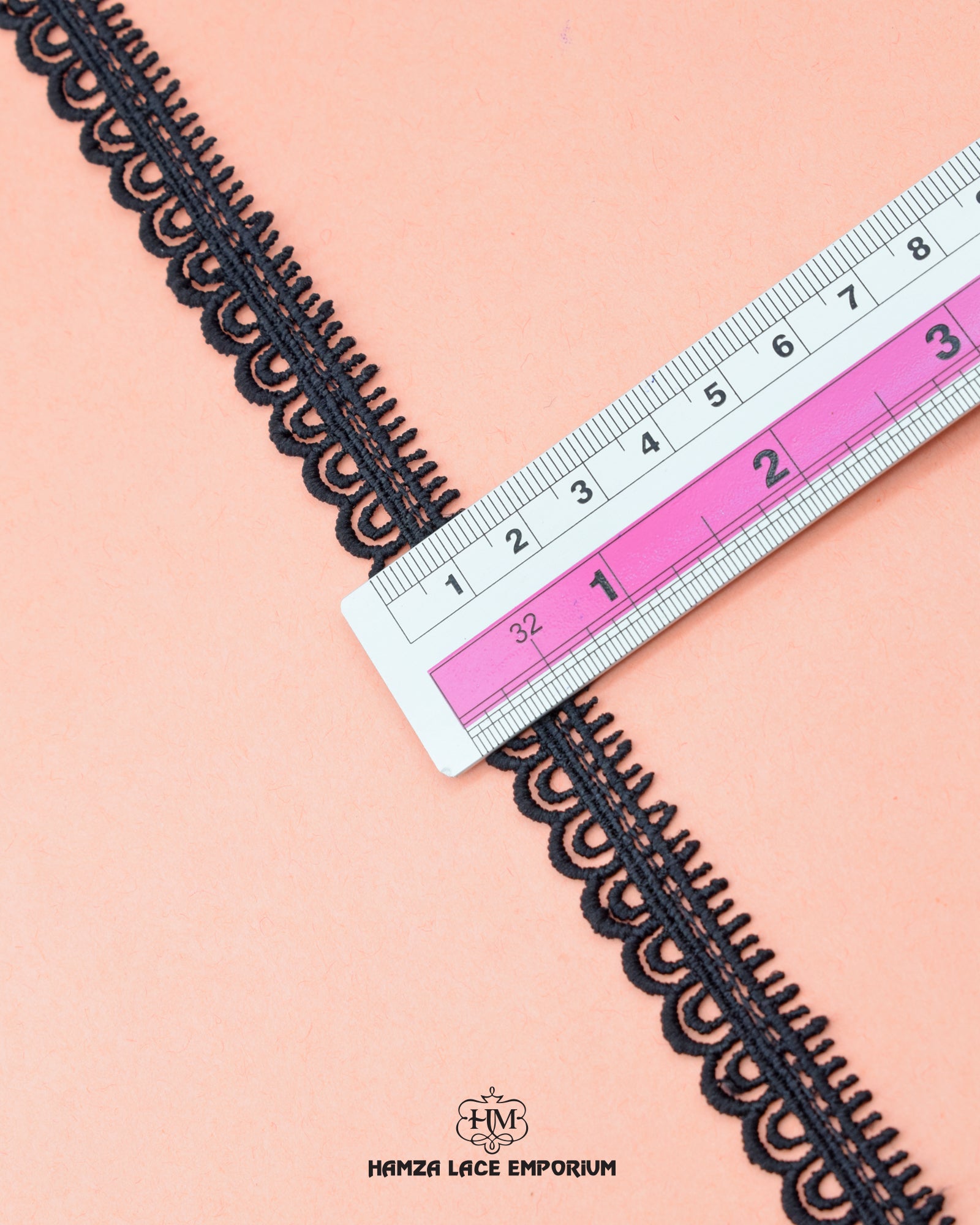 Size of the 'Edging Loop Lace 16172' is shown as '0.5' inches with the help of a ruler