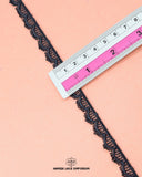 Size of the 'Edging Lace 17584' is shown as '0.5' inches with the help of a ruler