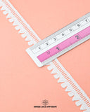 Size of the 'Edging Lace 18182' is shown as '0.5' inches with the help of a ruler