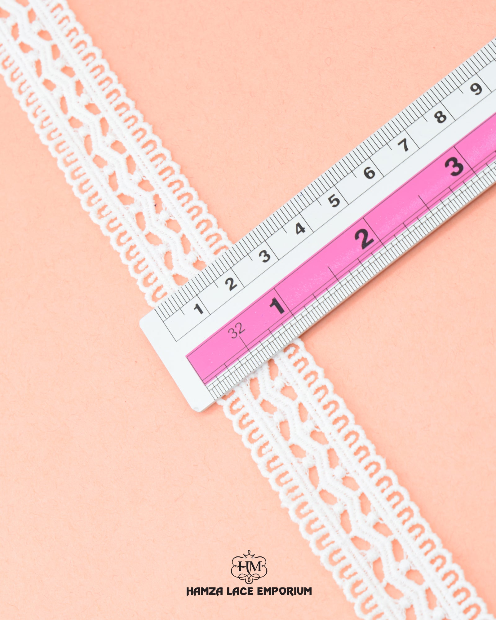 Size of the 'Two Side Filling Lace 2000' is given as 1 inch with the help of a ruler