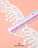 Size of the 'Edging Lace 21742' is shown as '2.25' inches with the help of a ruler