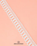 Zoomed view of the product 'Edging Loop Lace 21962' white color