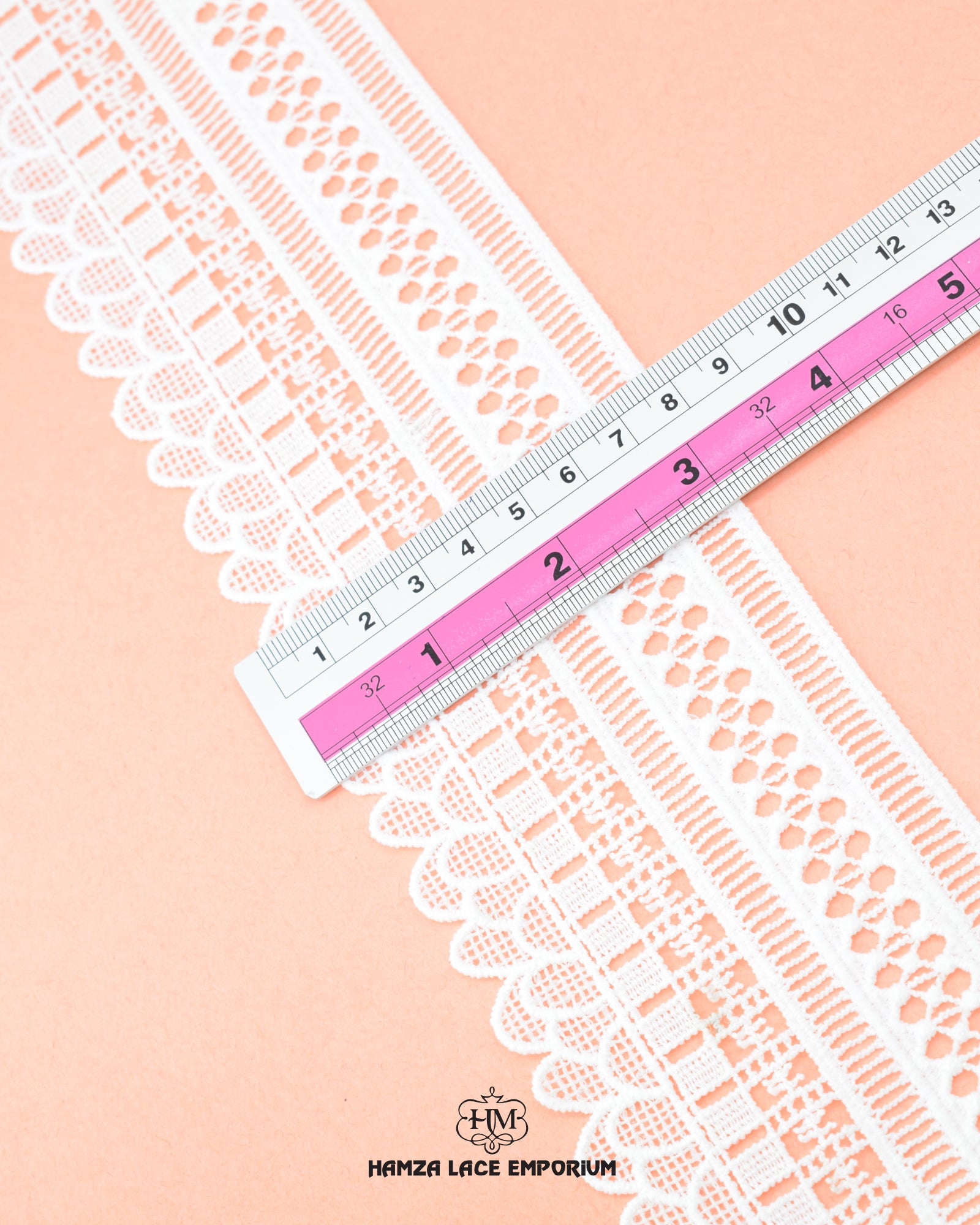 The size of the 'Edging Lace 22166' is given with the help of a ruler.