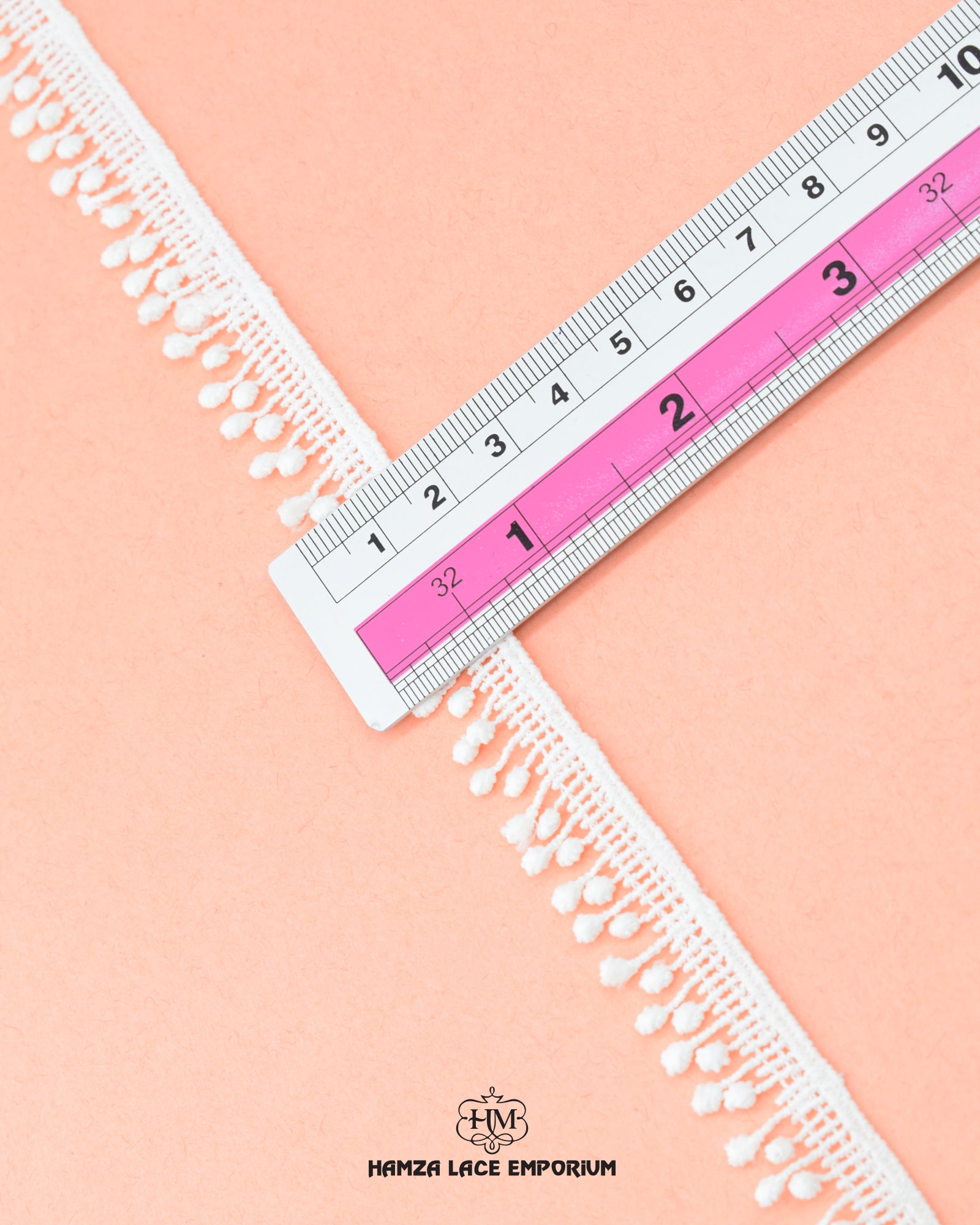Size of the 'Edging Lace 22395' is shown as '0.75' inches with the help of a ruler