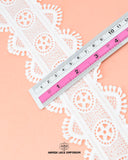 Size of the 'Center Filling Lace 22424' is shown as '3' inches with the help of a ruler