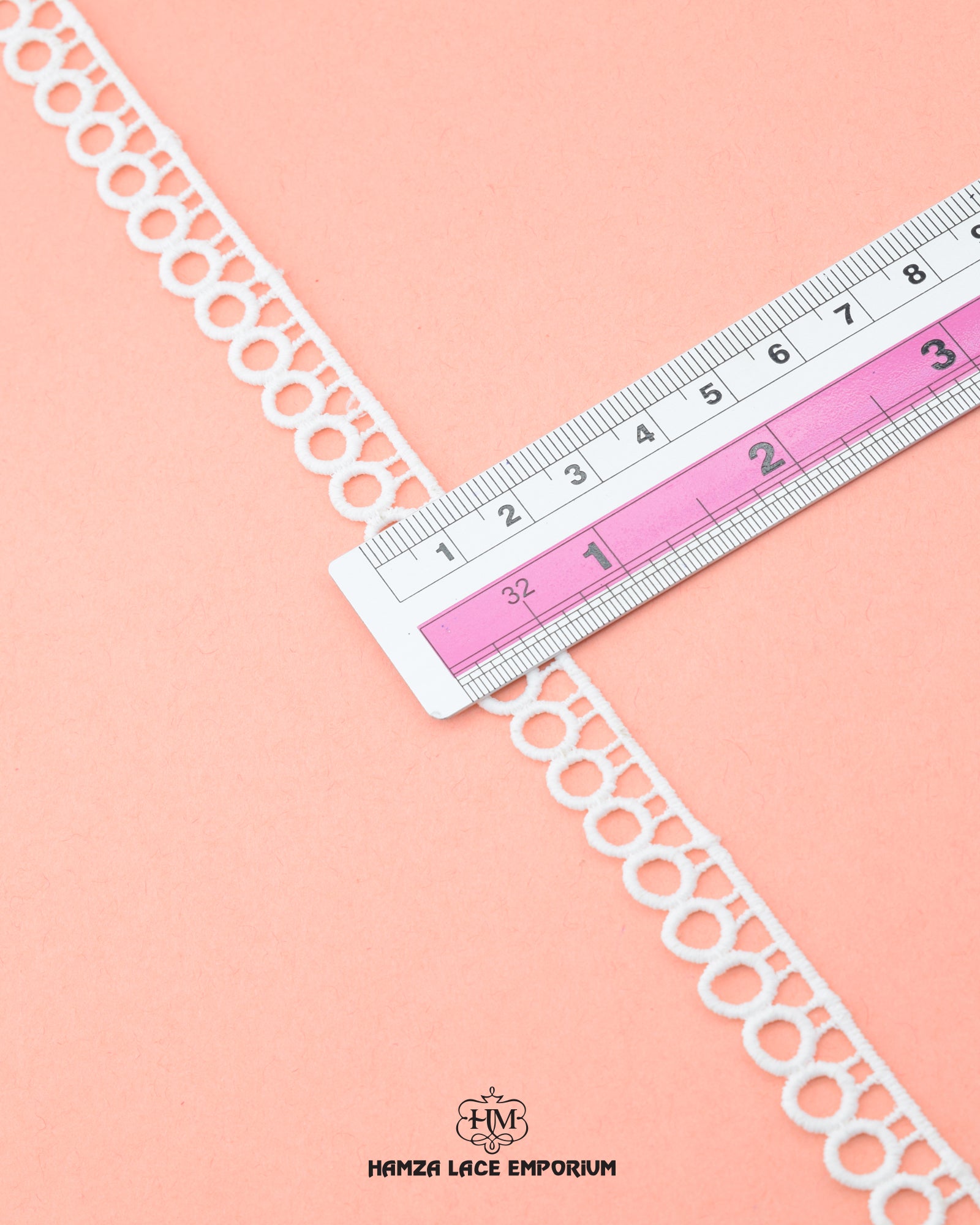 Size of the 'Edging Lace 22859' is given as 0.5 inches with the help of a ruler