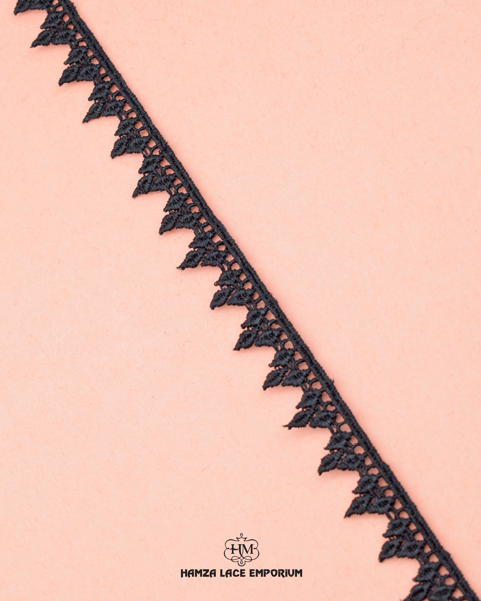 Close view of the black 'Edging Samosa Lace 22969'