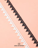 One black and one white 'Edging Samosa Lace 22969' is arranged side by side with the 'Hamza Lace' Sign