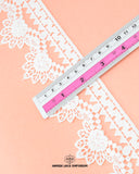 With the help of a scale measurement, the size of the 'Edging Flower Lace 22984' is shown with the brand 'Hamza logo' sign
