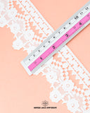 Size of the 'Edging Flower Scallop Lace 22985' is shown as '2.5' inches with the help of a ruler