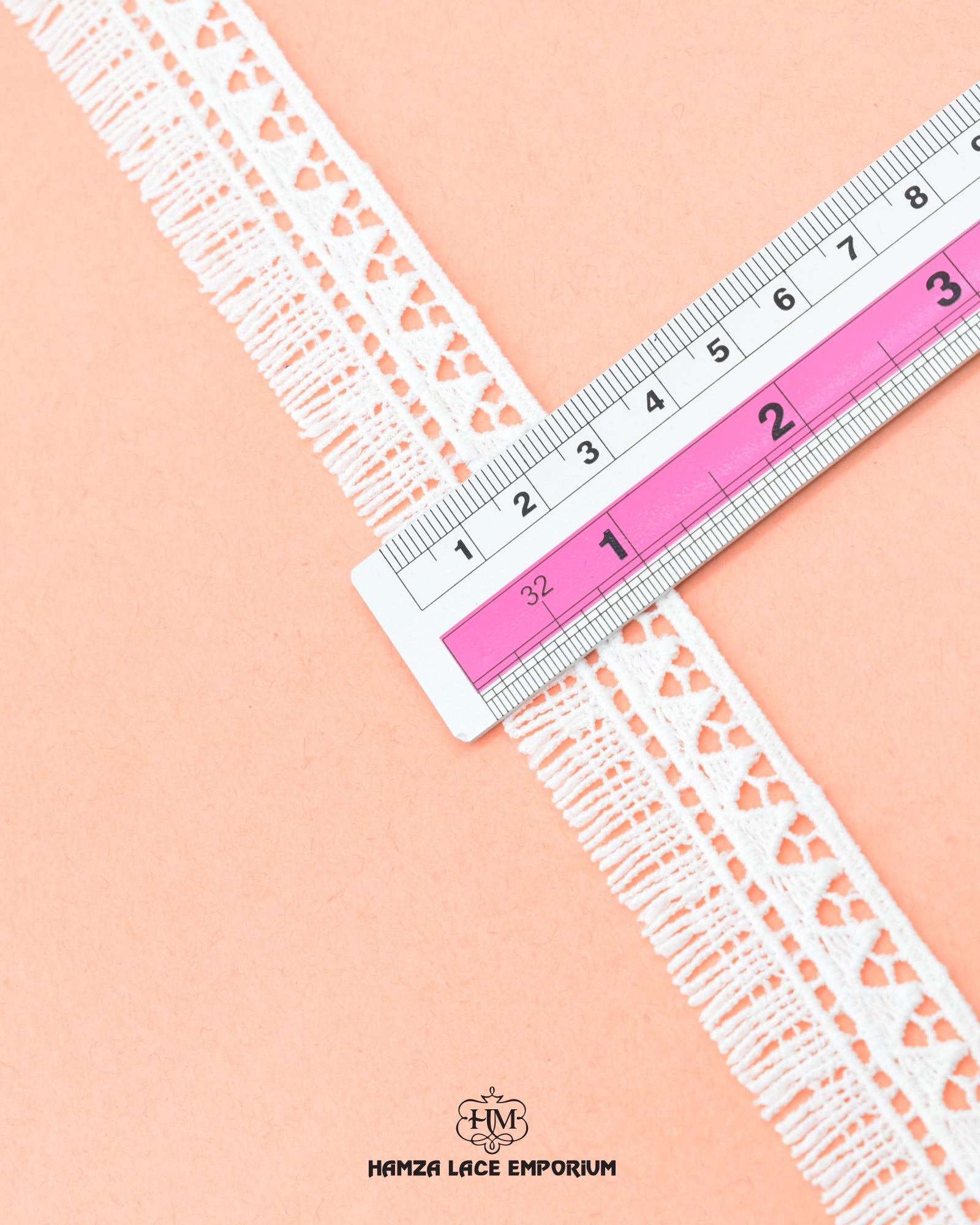 Size of the 'Edging Lace 23008' is shown as '1' inch with the help of a ruler