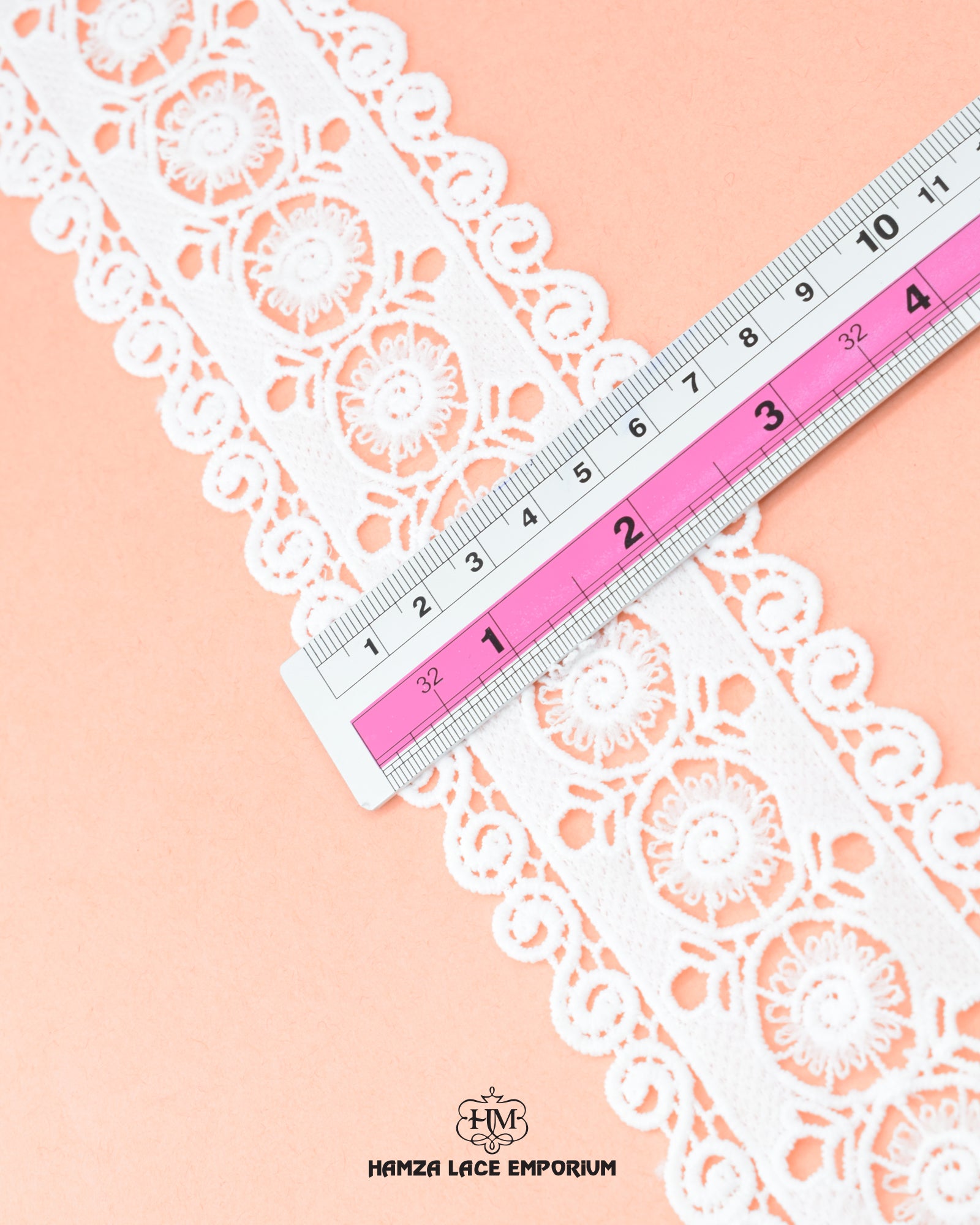 Size of the 'Two Side Border Lace 23014' is shown as '2.5' inches with the help of a ruler