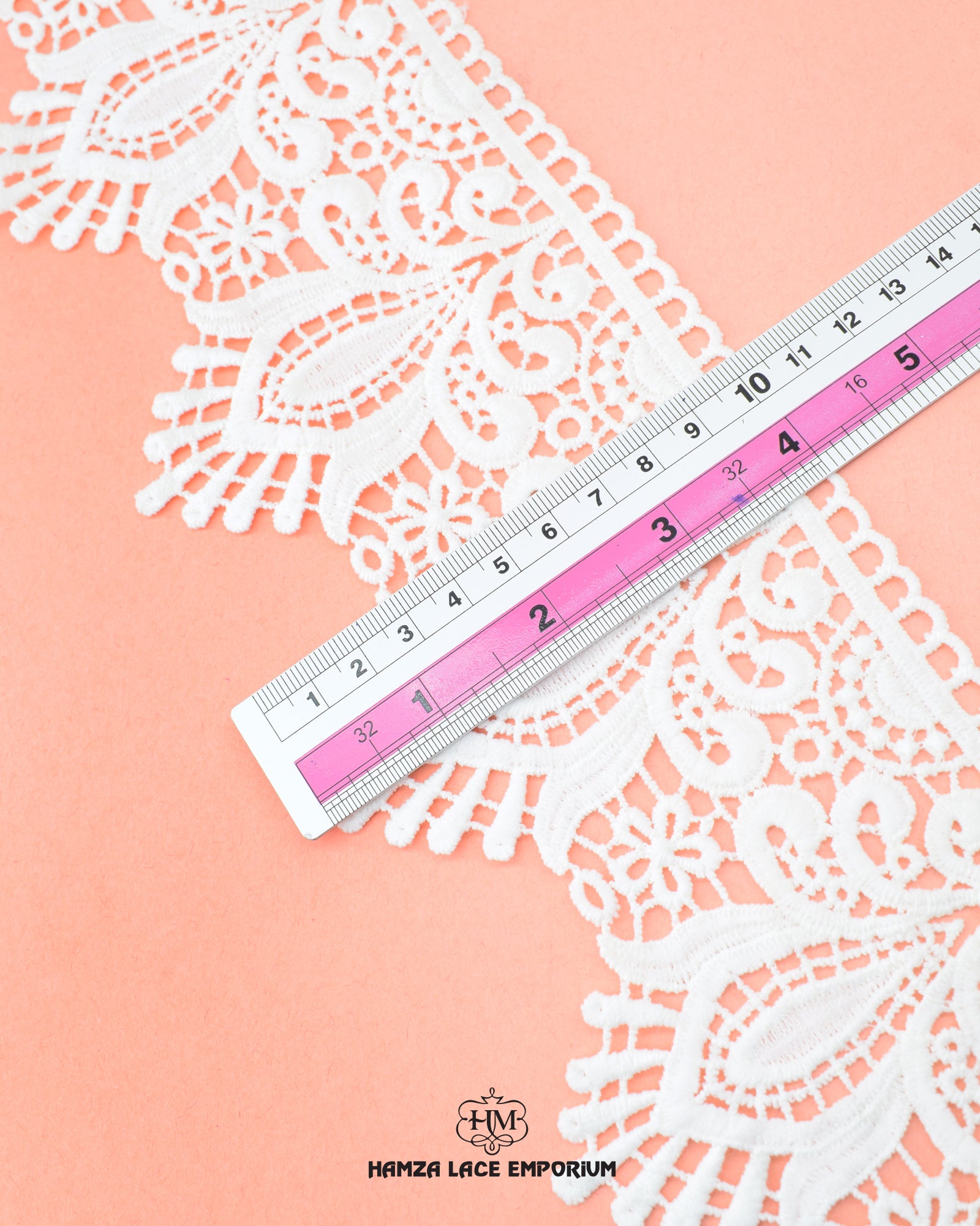 The size of the 'Edging Lace 23021' is given with the help of a ruler.