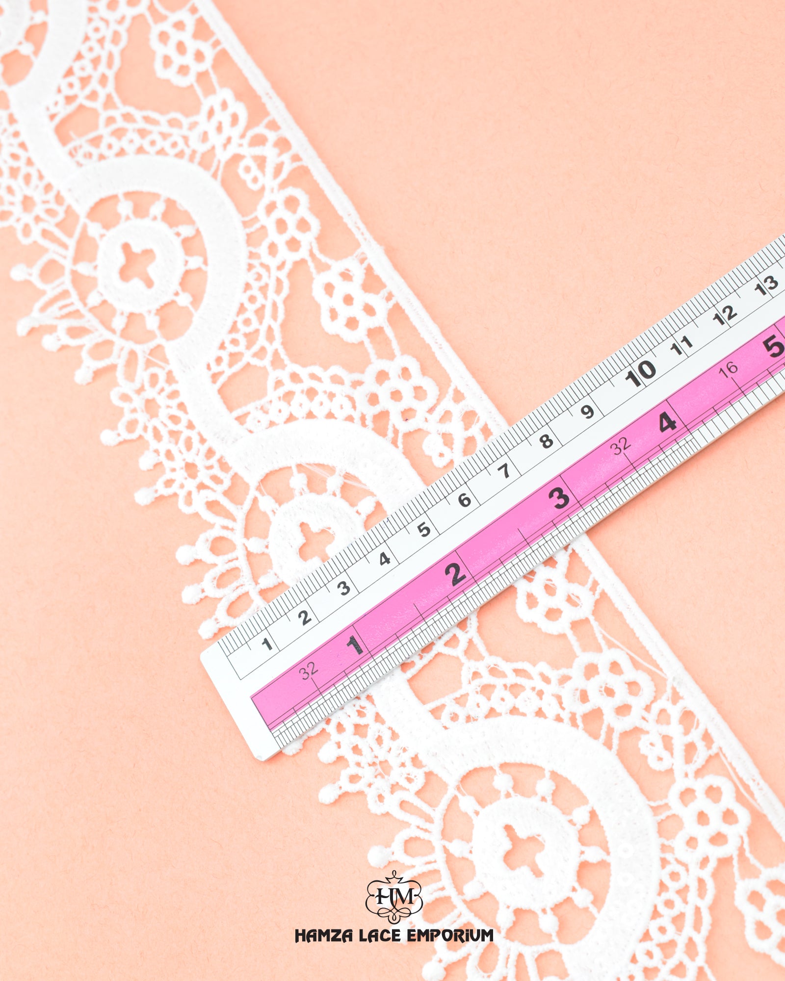 Size of the 'Edging Lace 23055' is shown as '3' inches with the help of a ruler