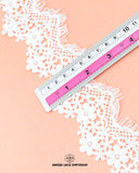 Size of the 'Edging Flower Lace 23107' is given as 2.5 inches with the help of a ruler
