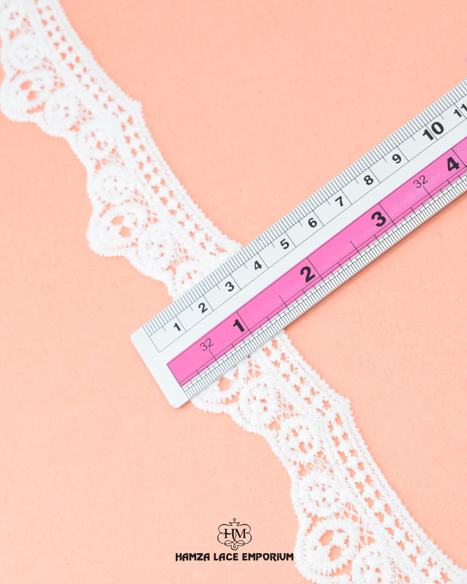 Size of the 'Edging Lace 23190' is shown as '1.5' inches with the help of a ruler