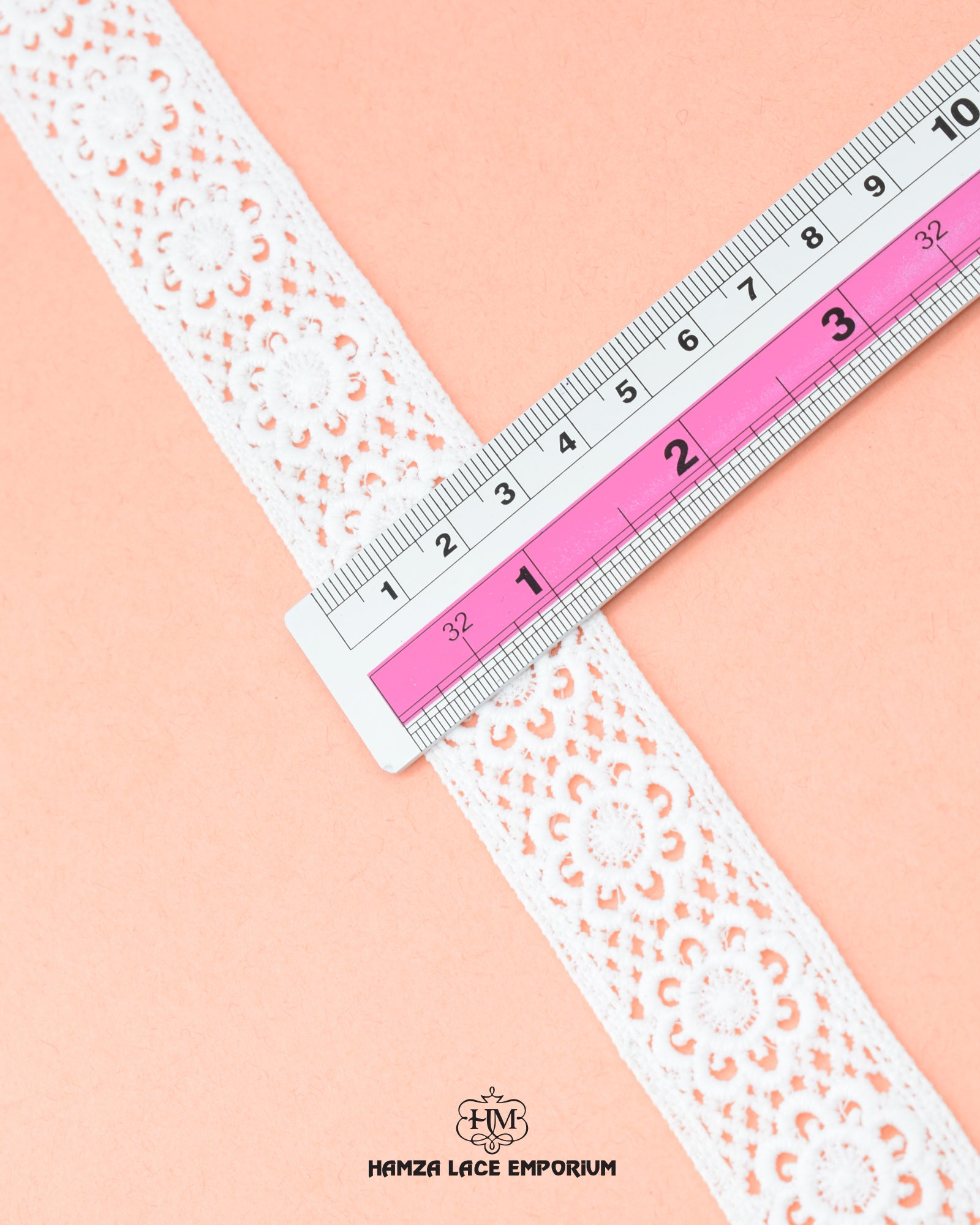 The size of the 'Center Flower Lace 23201' is given with the help of a ruler.