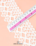 Size of the 'Edging Lace 23318' is shown as '3' inches with the help of a ruler
