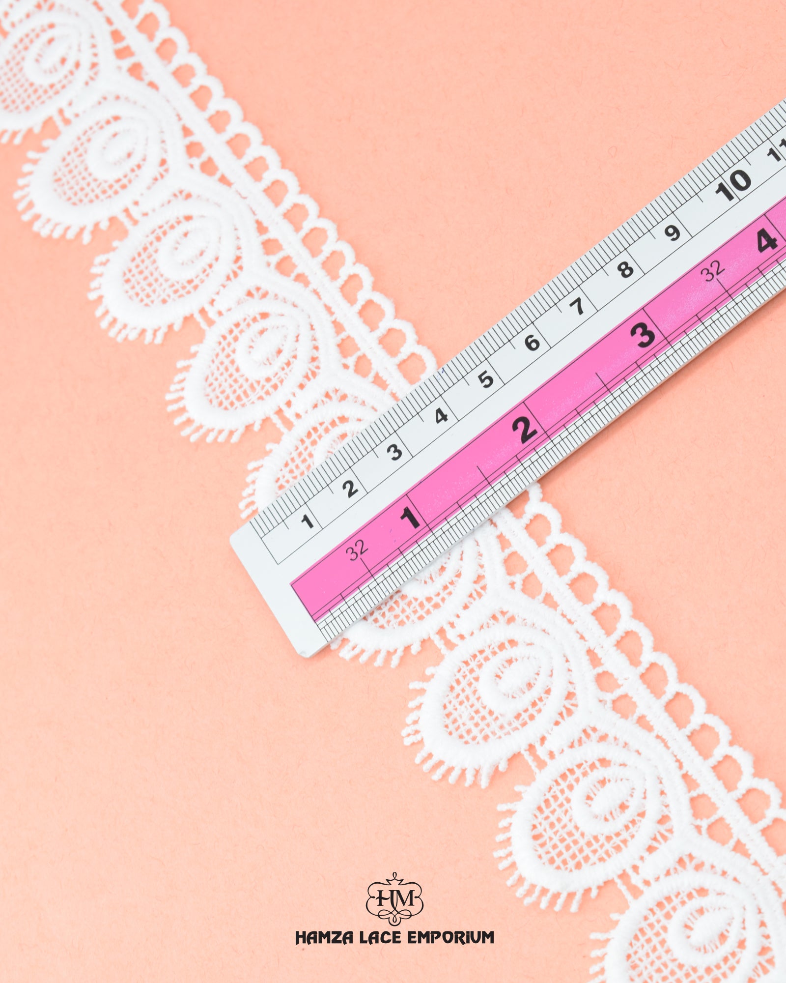 Size of the 'Edging Loop Lace 23336' is shown as '2' inches with the help of a ruler