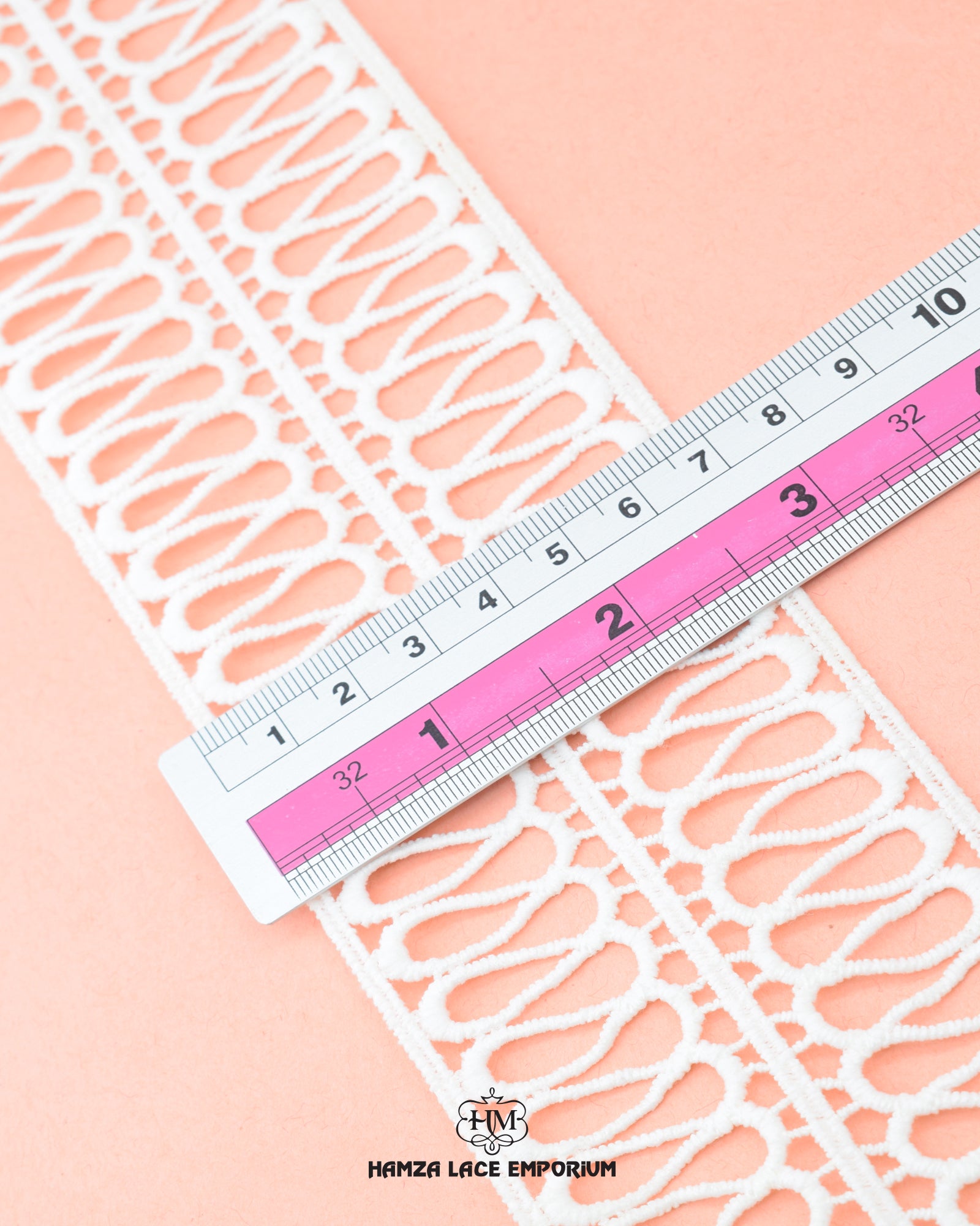 Size of the 'Center Loop Lace 23337' is given as '3' inches by placing a ruler on it