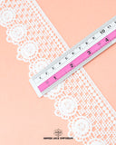 The size of the 'Edging Flower Lace 23363' is given with the help of a ruler.