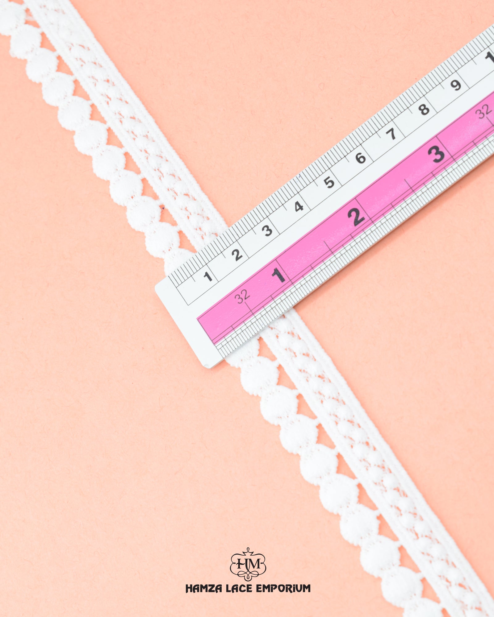 Size of the 'Edging Loop Lace 23368' is shown as '1' inch with the help of a ruler