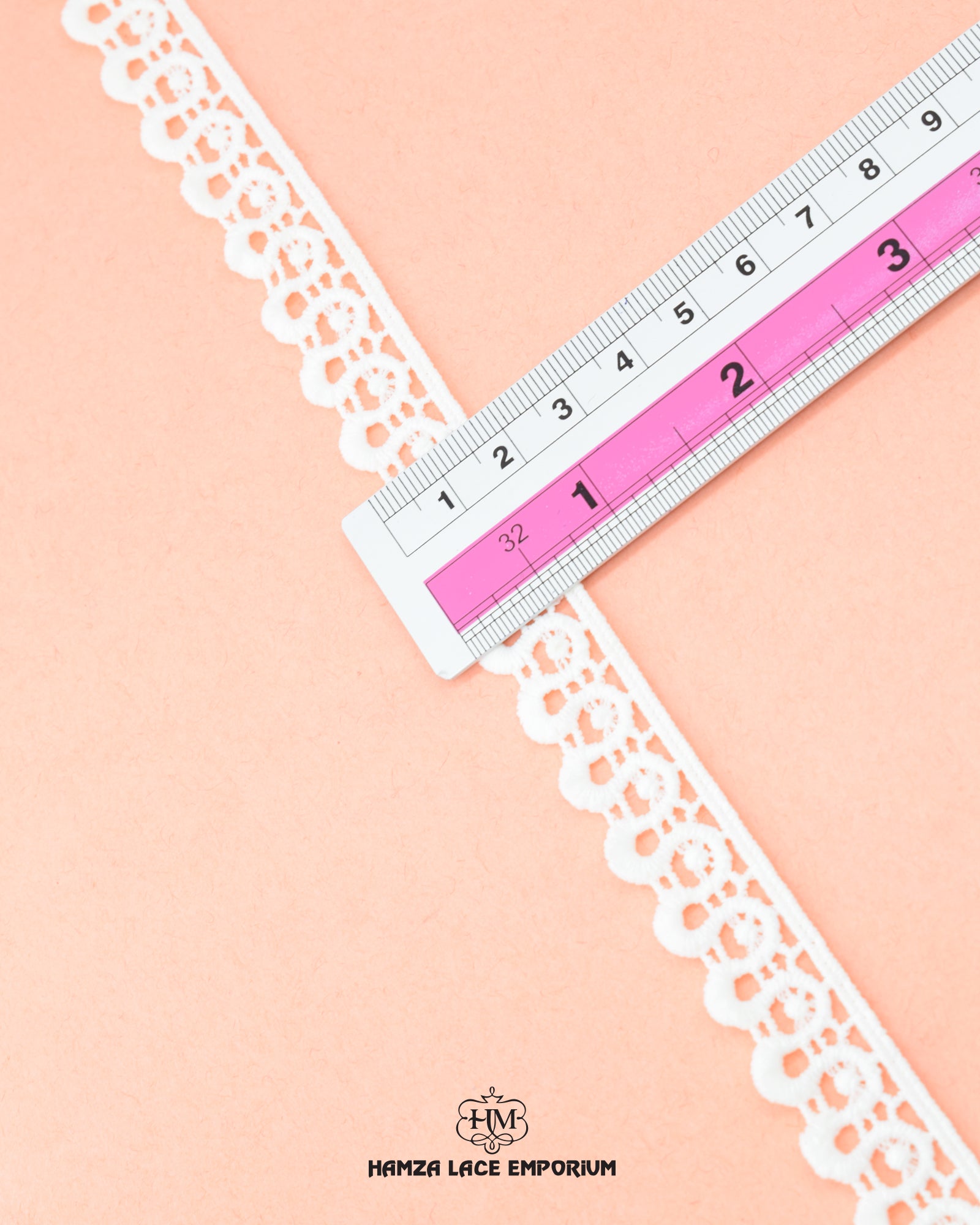 Size of the 'Edging Loop Lace 23389' is shown as '0.75' inch with the help of a ruler