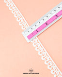 Size of the 'Edging Loop Lace 23389' is shown as '0.75' inch with the help of a ruler