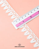 Size of the 'Edging Lace 23443' is shown as '0.5' inches with the help of a ruler