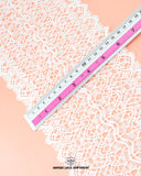Using a scale, the size of the 'Center Filling Lace 23489' is shown
