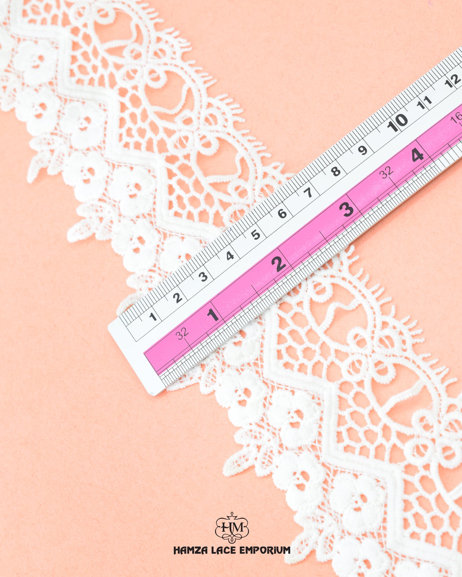 Size of the 'Edging Lace 23504' is shown as '2.75' inches with the help of a ruler
