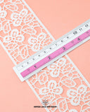 A measuring Scale is on the 'Center Filling Lace 23538' showing Its size as 3 inches
