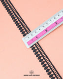 Size of the 'Edging Lace 2418' is shown as '0.75' inches with the help of a ruler