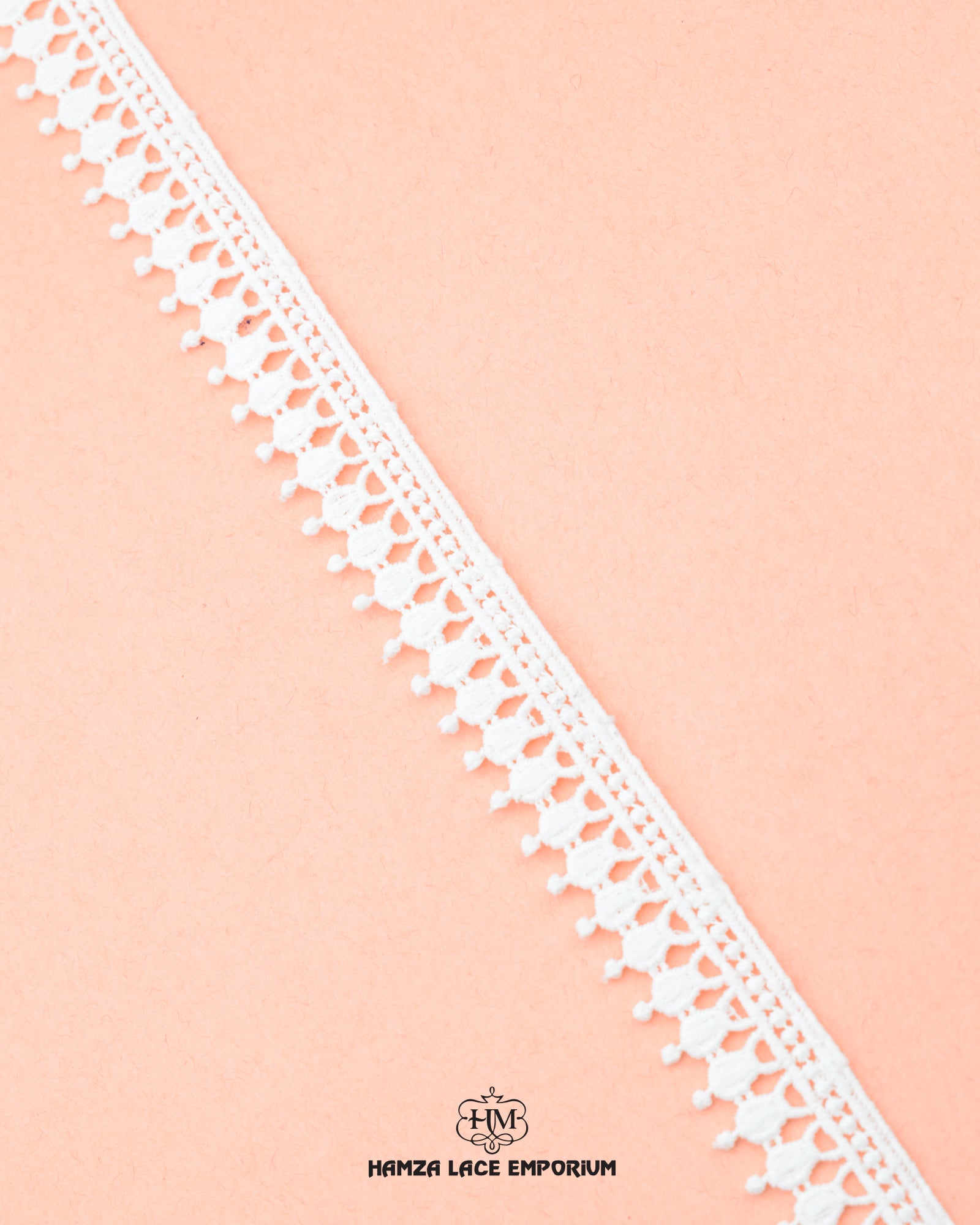 close view of the product 'Edging Loop Lace 21962' white color