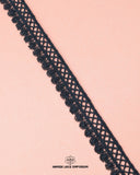 Zoomed view of the black 'Edging Flower Lace 2527'