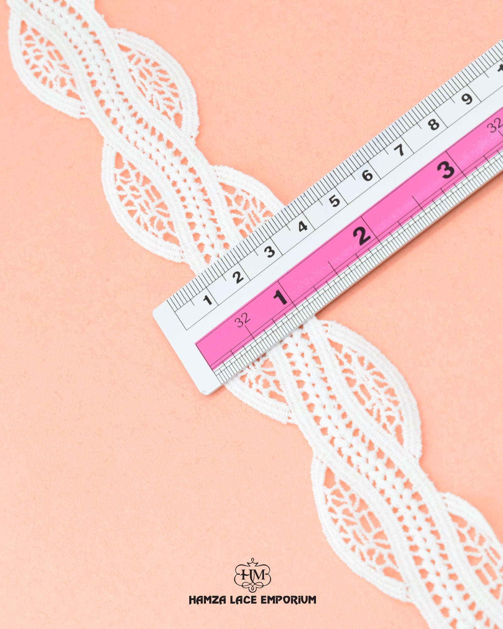 Size of the 'Center Scallop Lace 2900' is shown with the help of a ruler as '1.5' inches
