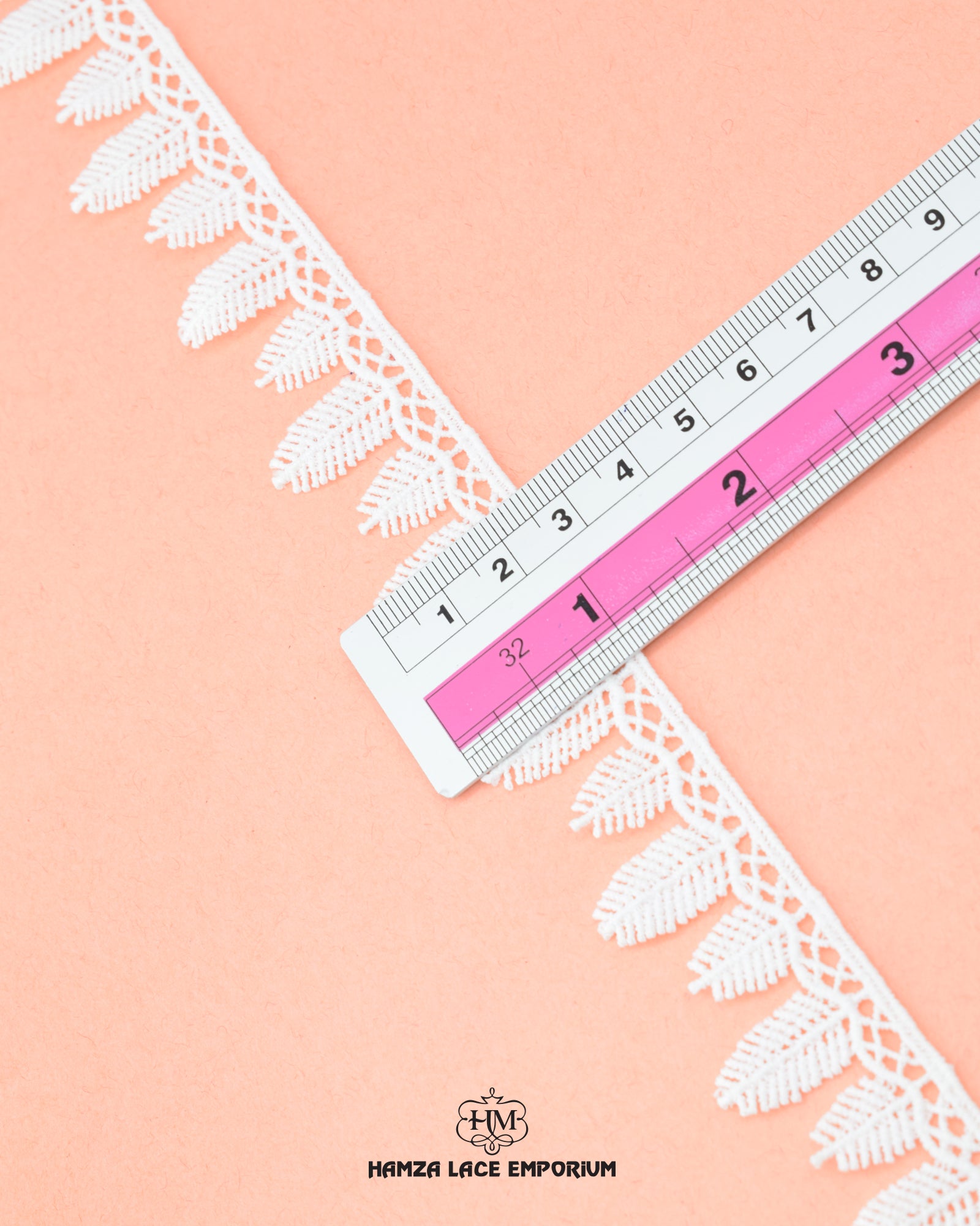 Size of the 'Edging Leaf Lace 2923' is shown as '1' inches with the help of a ruler