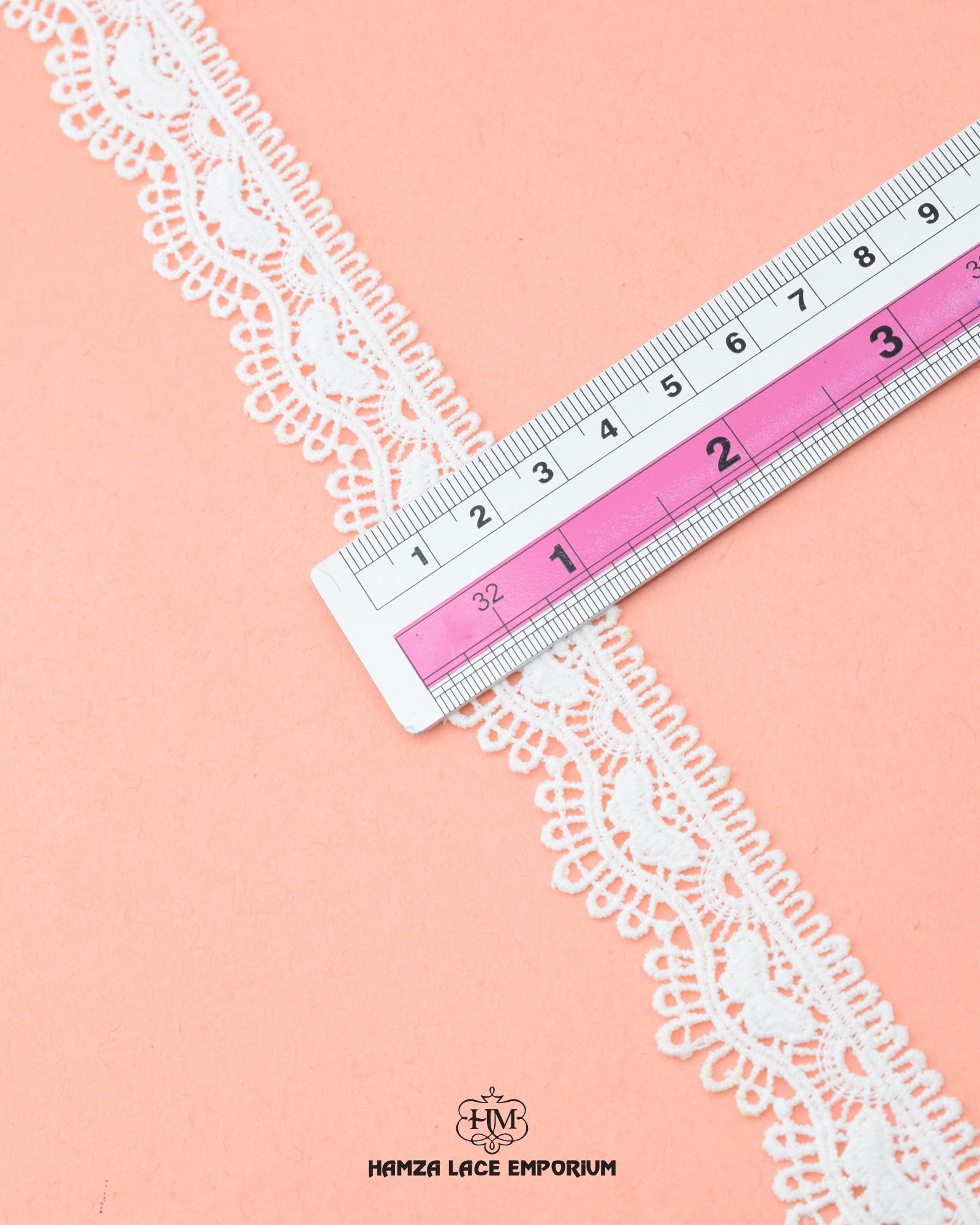 Size of the 'Edging Lace 3533' is shown as '1' inch with the help of a ruler