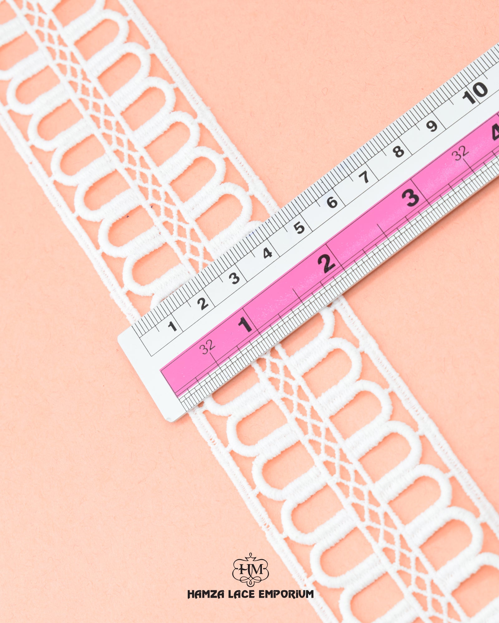 Size of the 'Center Filling Lace 3585' is shown as '2' inches with the help of a ruler