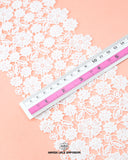 Size of the 'Center Filling Lace 40404' is given as 4.5 inches with the help of a ruler