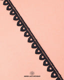 Zoomed view of the black 'Edging Lace 23580'