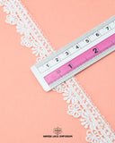 The 'Edging Lace 4573' size is given by placing ruler on it