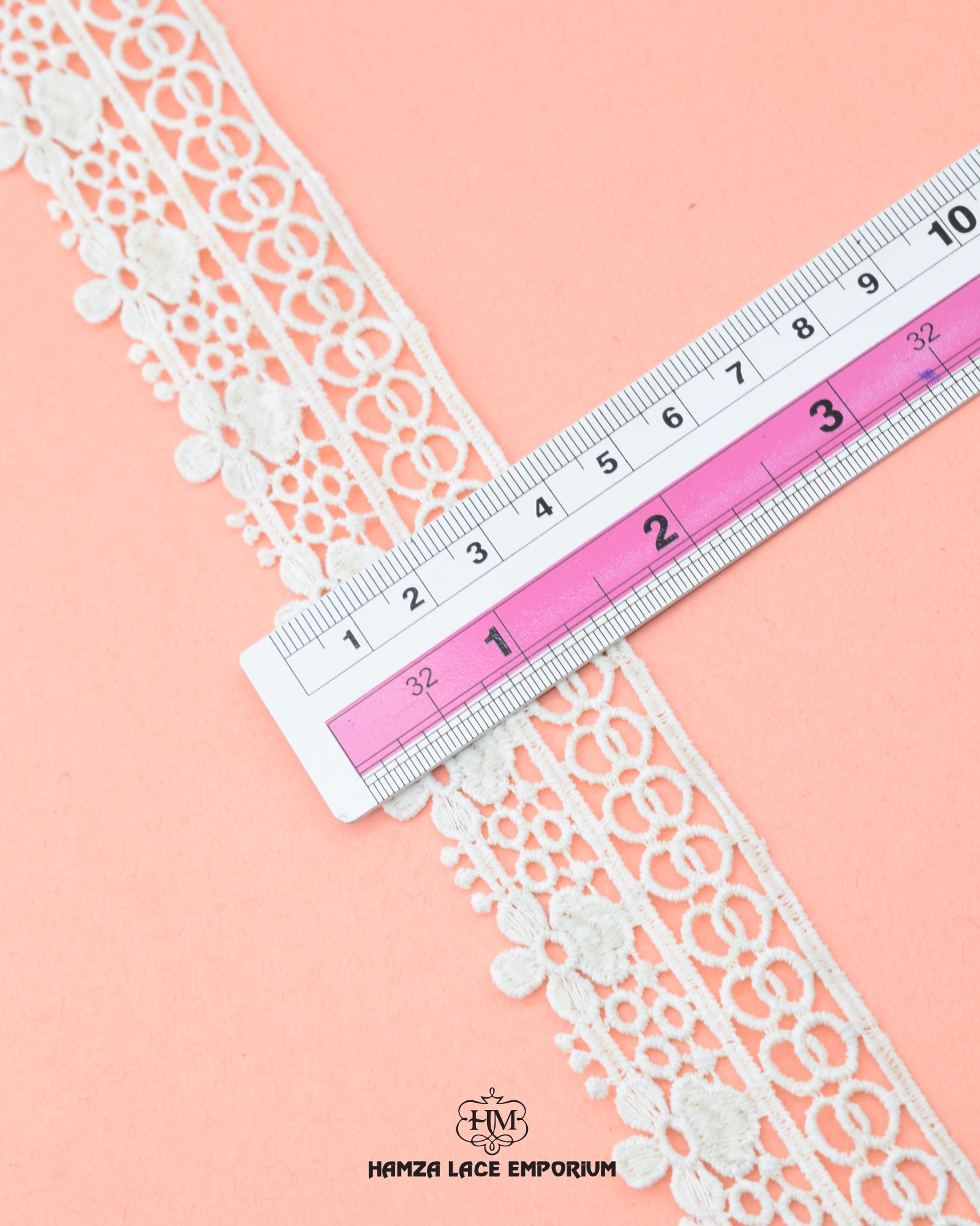 Size of the 'Edging Flower Lace 4681' is shown as '1.5' inches with the help of a ruler