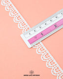 Size of the 'Edging Lace 494' is shown as '0.75' inches with the help of a ruler