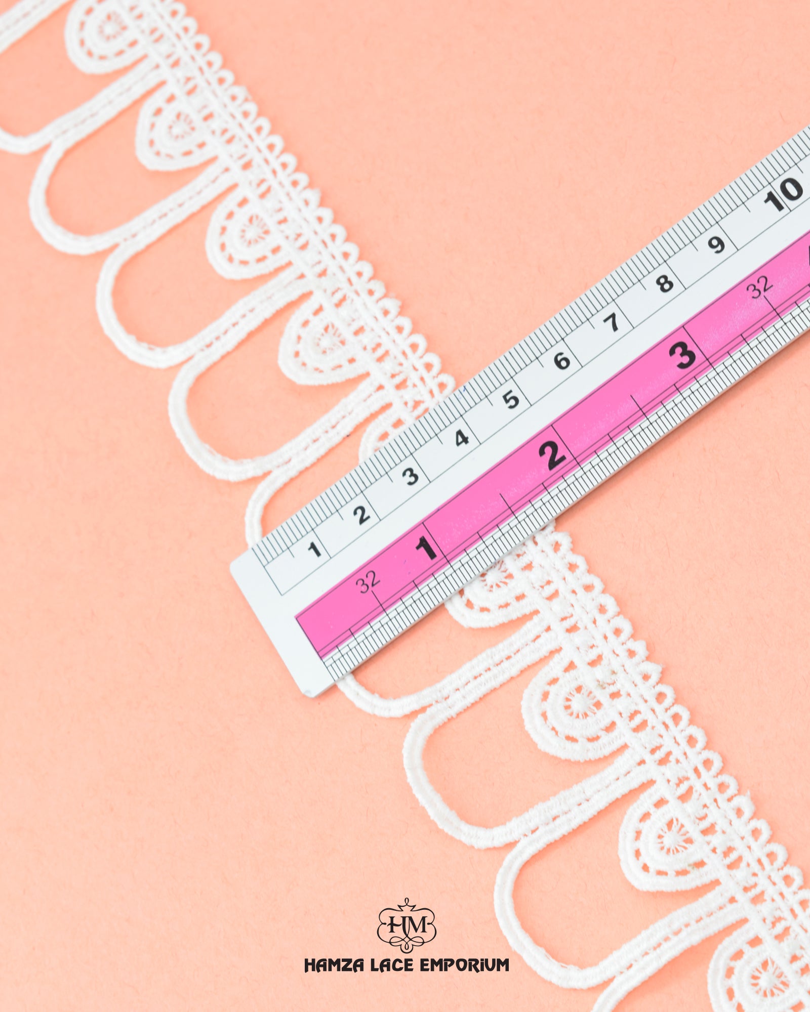A Scale is measuring the size of the 'Edging Loop Lace 4962' as 1.75 inches
