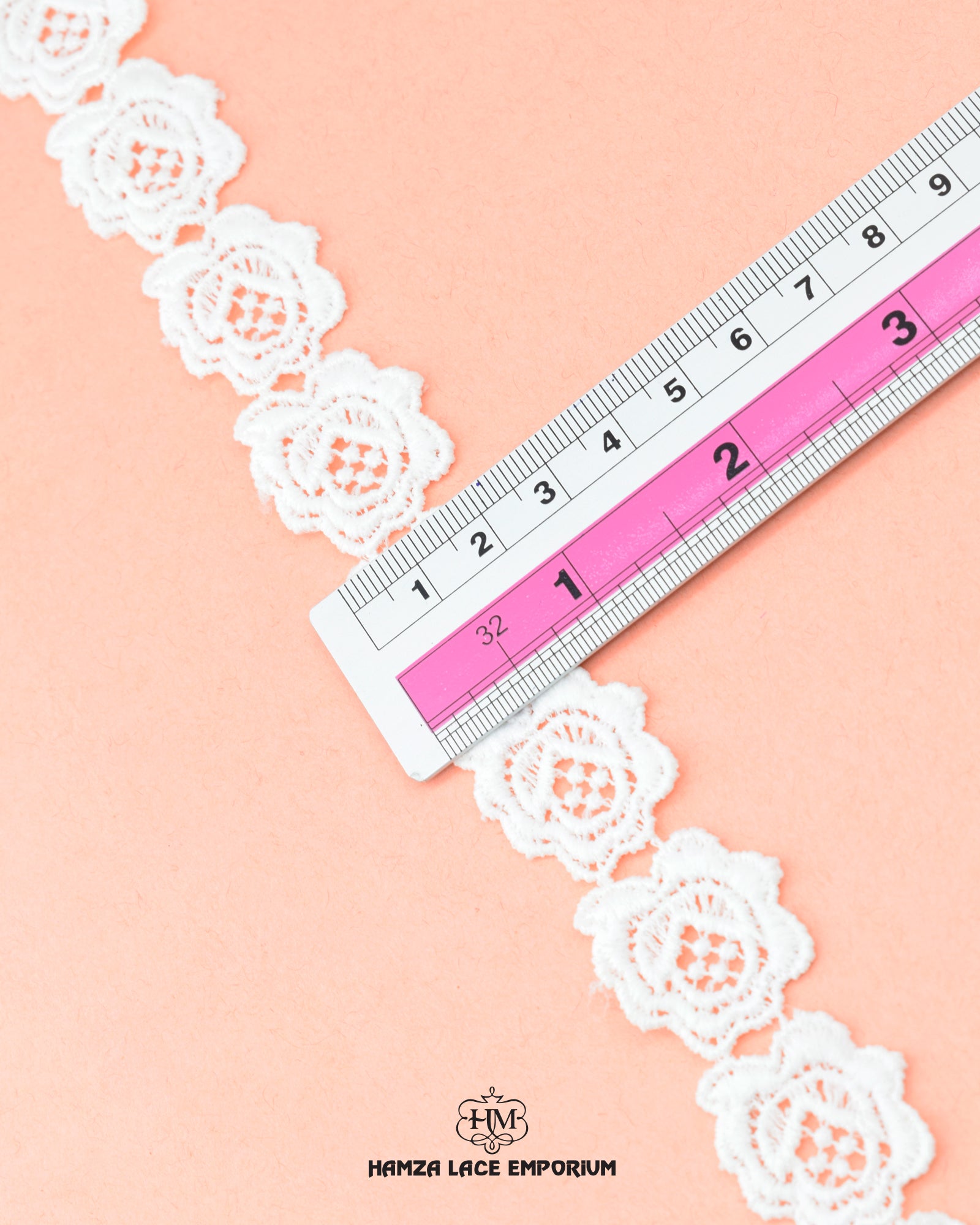 A ruler is showing the size of the 'Center Flower Lace 5500' as 1 inch